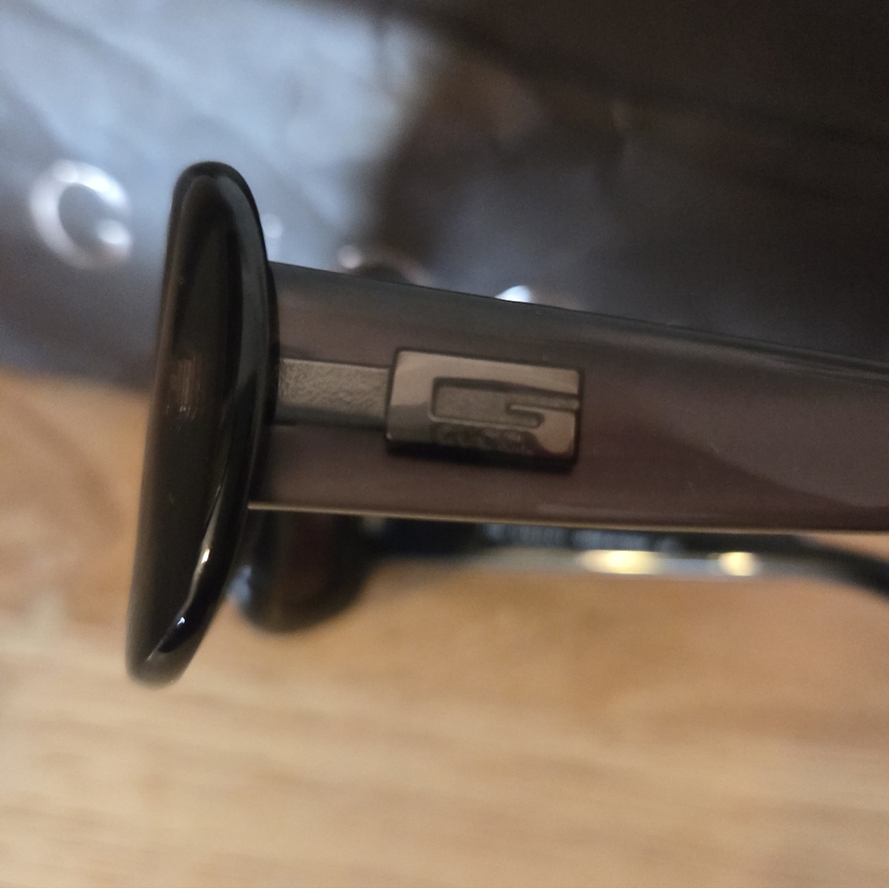 Vintage Gucci Women's Dark Brown Sunglasses - Picture 3 of 5